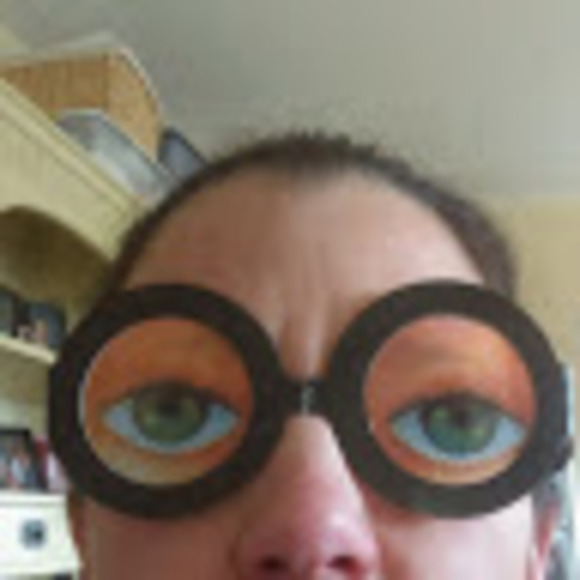 Meet your Posher, Lea - Picture 1 of 1